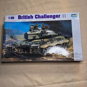 British Challenger II 2 -  1/35 Scale Trumpeter Unassembled AFV Kit New